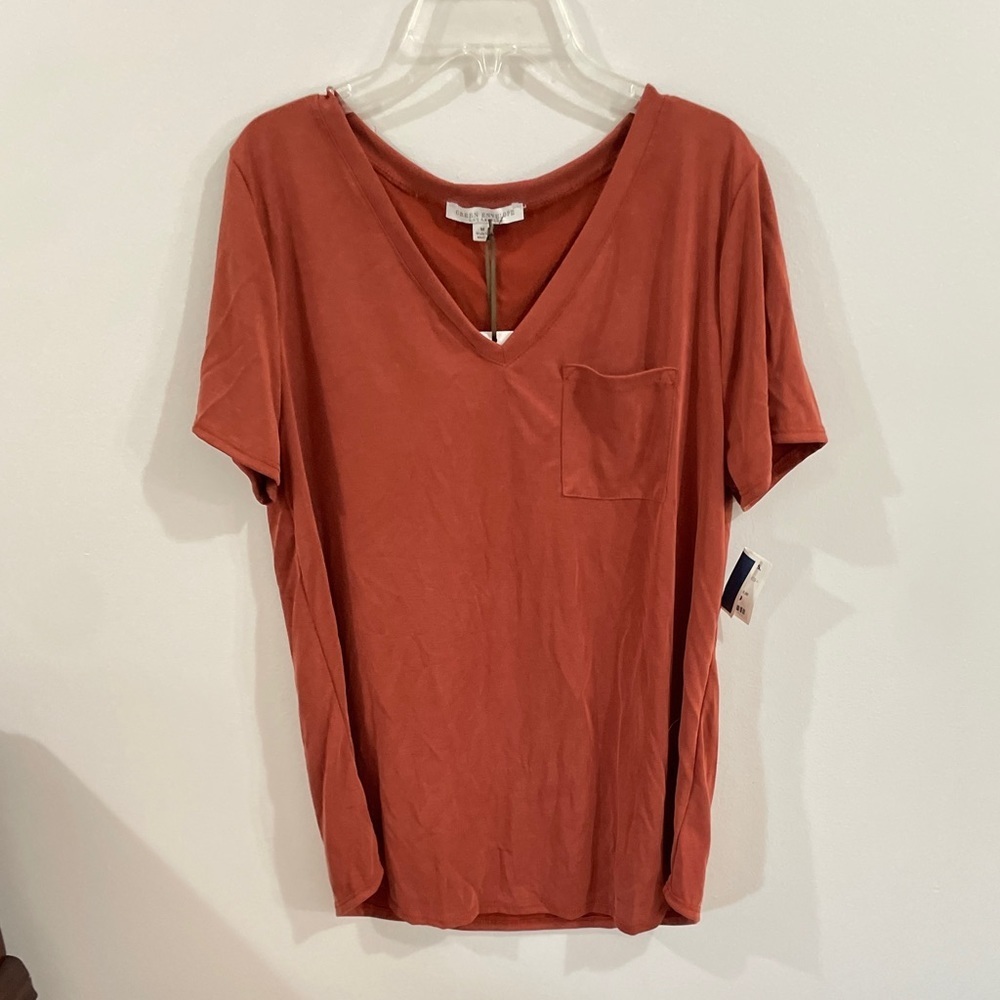 NWT  Green Envelope Short Sleeve T-shirt  Size Medium